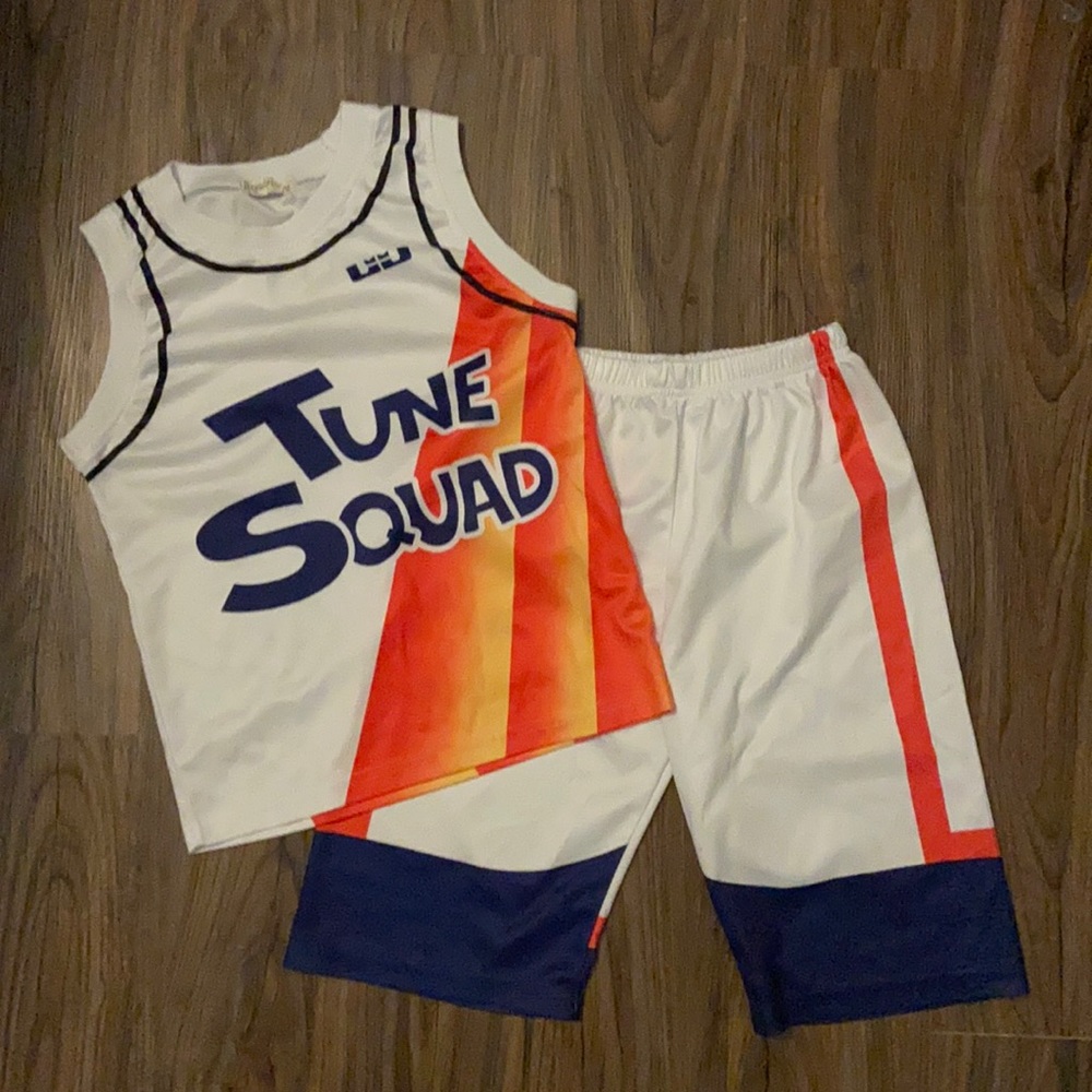 🎃3 for $15🎃 Tune Squad Boys Jersey